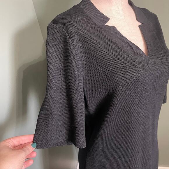 St. John Caviar Black Wool Blend Vneck Short Sleeve Dress. Size 12. EUC. - Picture 8 of 8